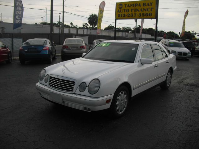 Mercedes-Benz E-Class 1997 photo 2