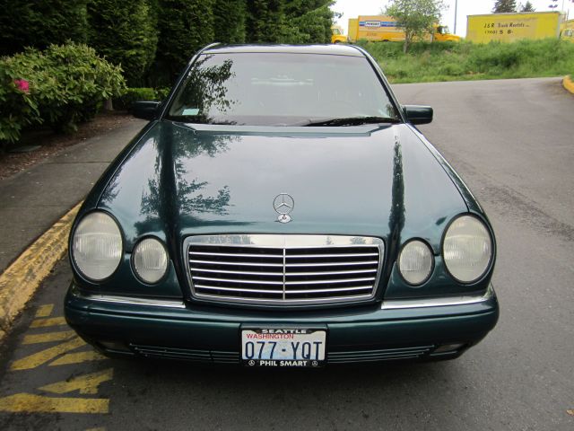 Mercedes-Benz E-Class 1997 photo 10