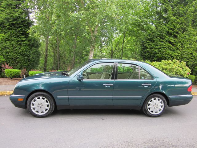 Mercedes-Benz E-Class 1997 photo 4