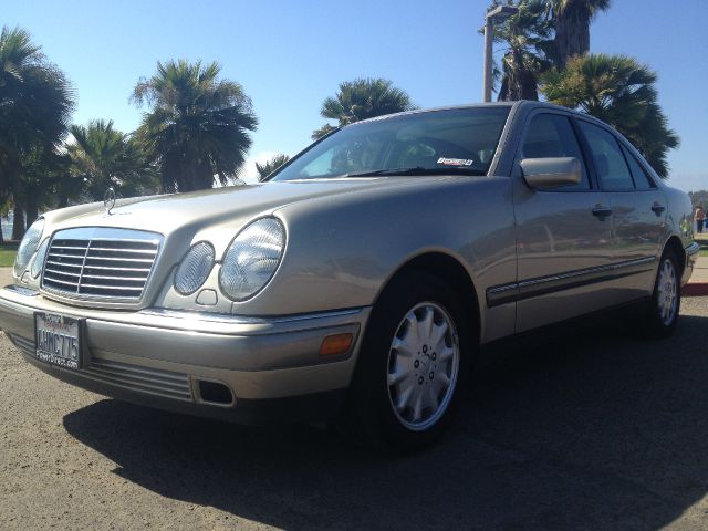 Mercedes-Benz E-Class 1997 photo 4