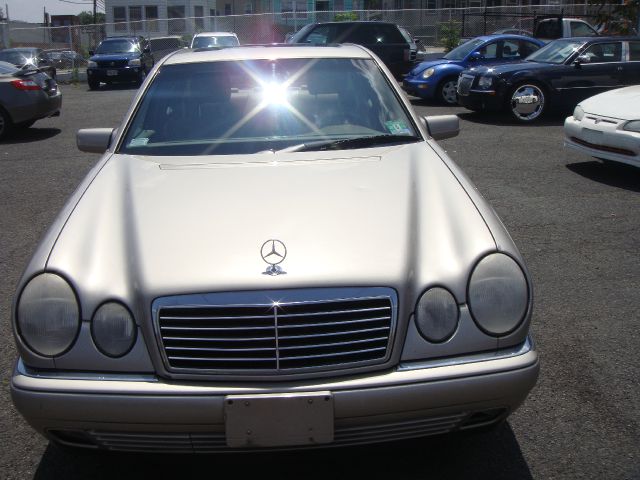 Mercedes-Benz E-Class 1998 photo 4