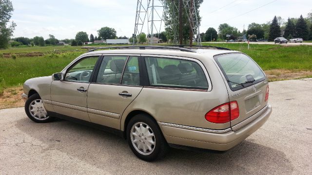 Mercedes-Benz E-Class 1998 photo 11