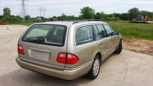 Mercedes-Benz E-Class 1998 photo 4