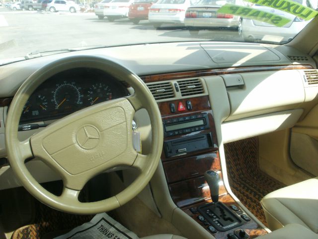 Mercedes-Benz E-Class 1998 photo 9