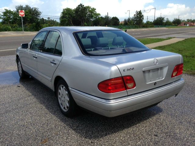 Mercedes-Benz E-Class 1998 photo 1