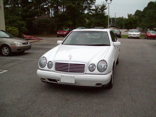 Mercedes-Benz E-Class 1998 photo 4