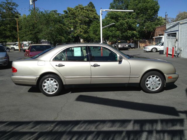 Mercedes-Benz E-Class 1998 photo 2