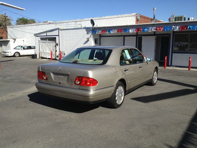 Mercedes-Benz E-Class 1998 photo 7