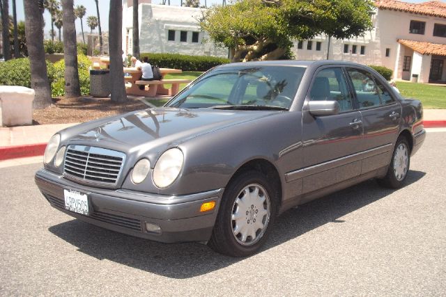 Mercedes-Benz E-Class 1998 photo 1