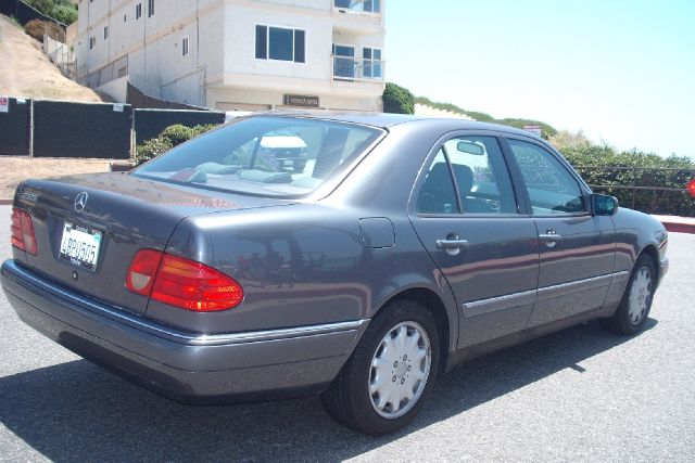 Mercedes-Benz E-Class 1998 photo 16