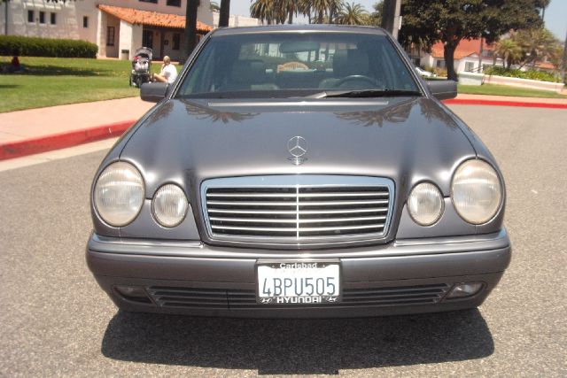 Mercedes-Benz E-Class 1998 photo 19