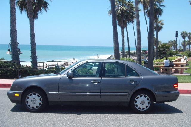 Mercedes-Benz E-Class 1998 photo 20