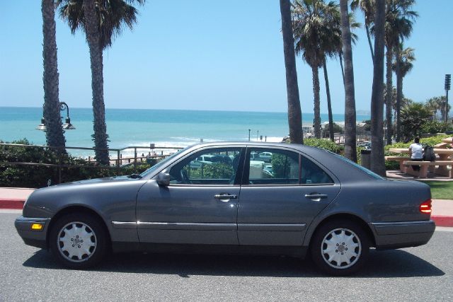 Mercedes-Benz E-Class 1998 photo 22