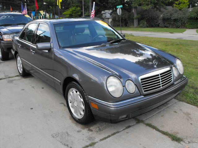 Mercedes-Benz E-Class 1998 photo 4