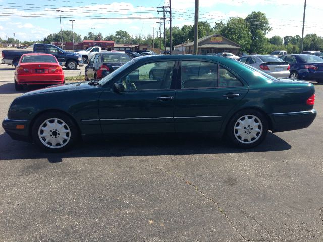 Mercedes-Benz E-Class 1998 photo 1