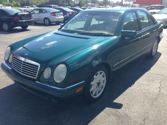 Mercedes-Benz E-Class 1998 photo 2