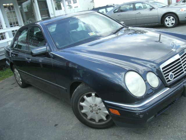 Mercedes-Benz E-Class 1998 photo 1