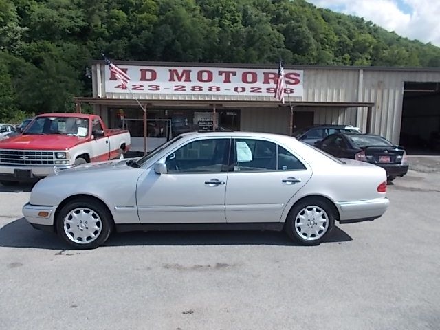 Mercedes-Benz E-Class 1998 photo 39