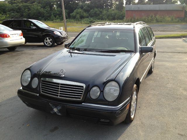 Mercedes-Benz E-Class 1998 photo 1