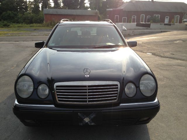 Mercedes-Benz E-Class 1998 photo 3