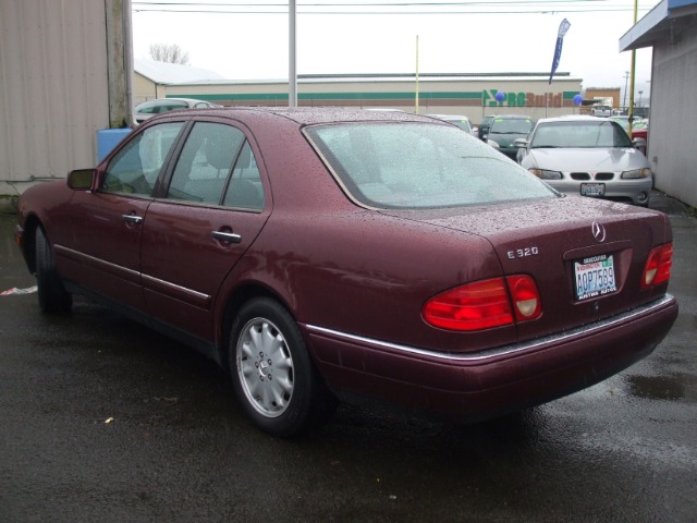 Mercedes-Benz E-Class 1998 photo 1