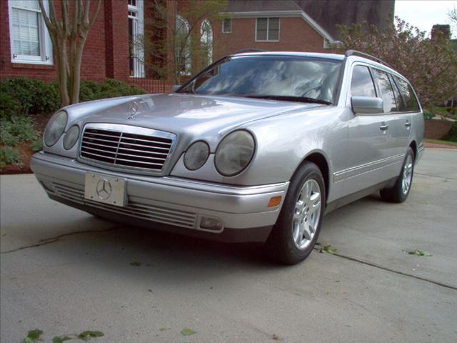 Mercedes-Benz E-Class 1999 photo 1