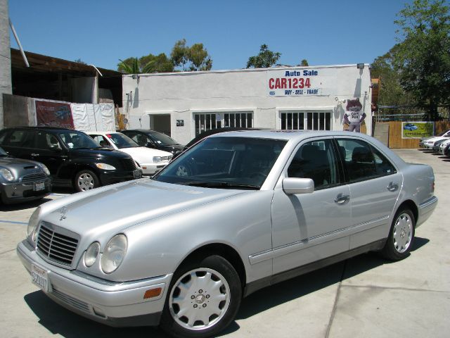 Mercedes-Benz E-Class 1999 photo 1