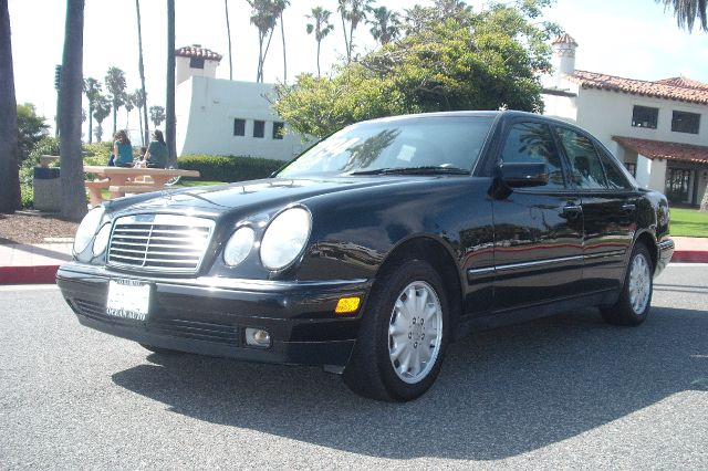 Mercedes-Benz E-Class 1999 photo 21