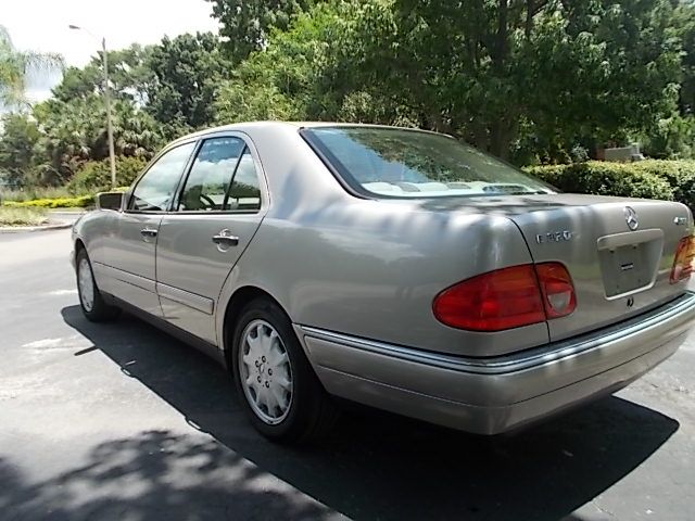 Mercedes-Benz E-Class 1999 photo 3