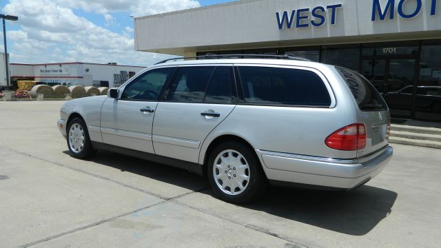 Mercedes-Benz E-Class 1999 photo 1