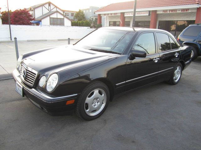 Mercedes-Benz E-Class 1999 photo 2