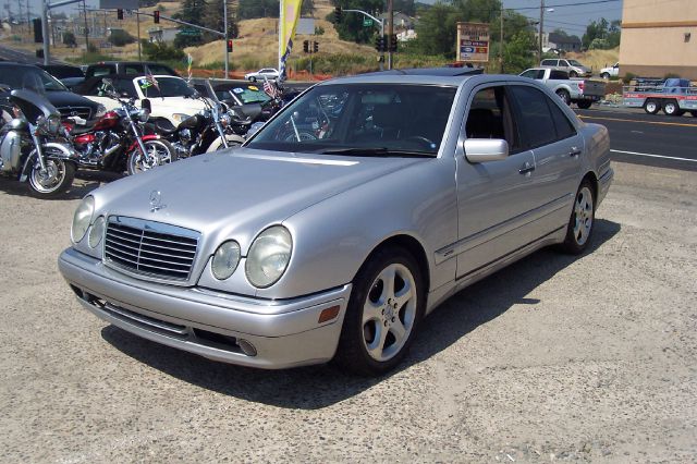 Mercedes-Benz E-Class 1999 photo 1