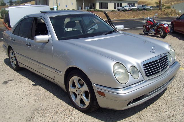 Mercedes-Benz E-Class 1999 photo 2