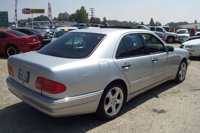 Mercedes-Benz E-Class 1999 photo 3