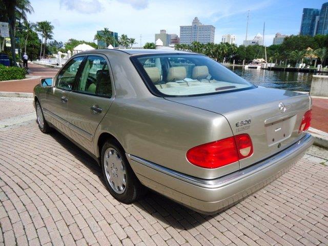 Mercedes-Benz E-Class 1999 photo 2