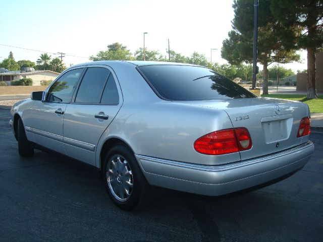 Mercedes-Benz E-Class 1999 photo 1