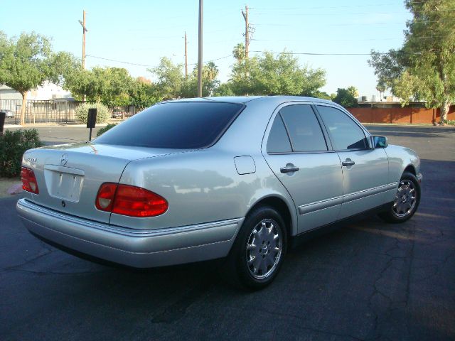 Mercedes-Benz E-Class 1999 photo 2