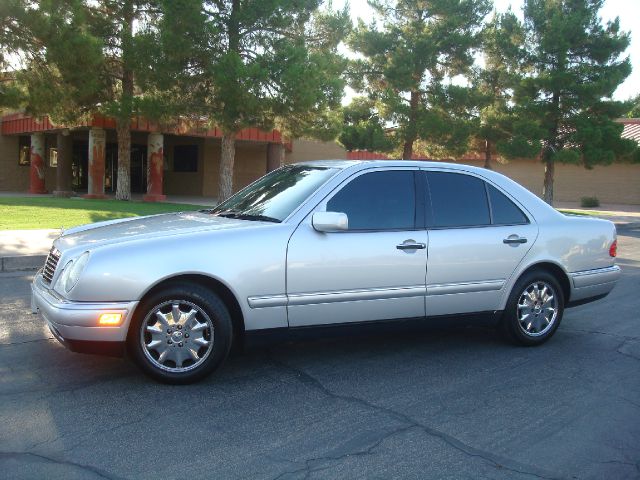 Mercedes-Benz E-Class 1999 photo 4