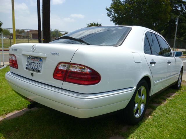 Mercedes-Benz E-Class 1999 photo 23