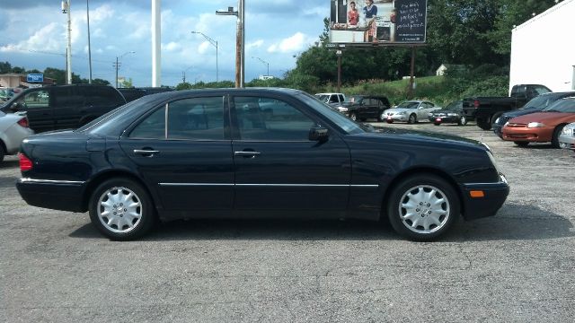 Mercedes-Benz E-Class 1999 photo 1