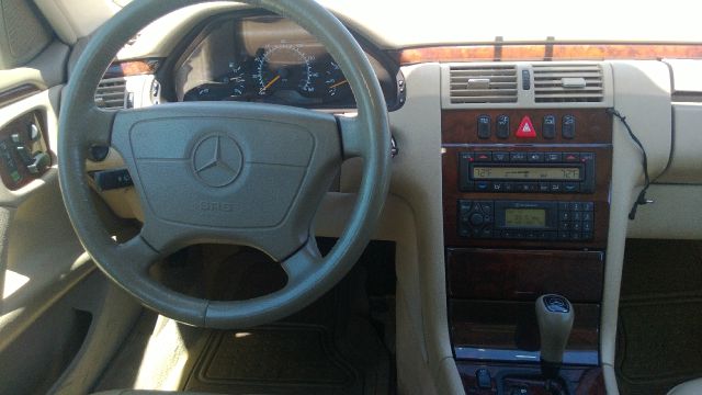 Mercedes-Benz E-Class 1999 photo 17