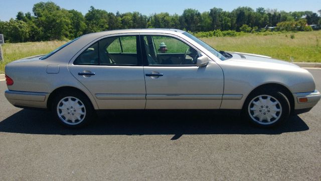 Mercedes-Benz E-Class 1999 photo 26