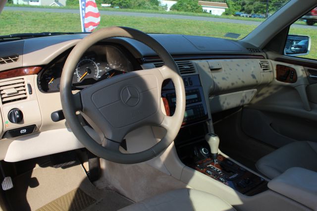 Mercedes-Benz E-Class 1999 photo 2