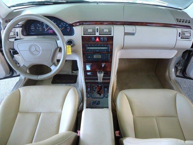 Mercedes-Benz E-Class 1999 photo 17