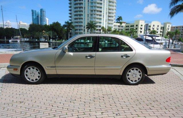 Mercedes-Benz E-Class 1999 photo 21