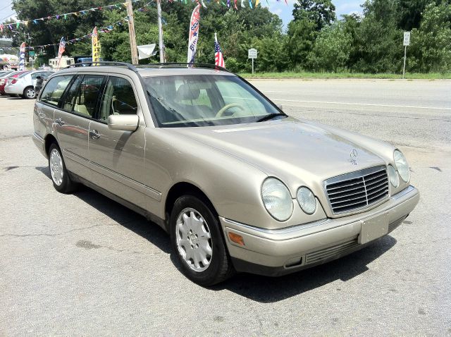 Mercedes-Benz E-Class 1999 photo 1