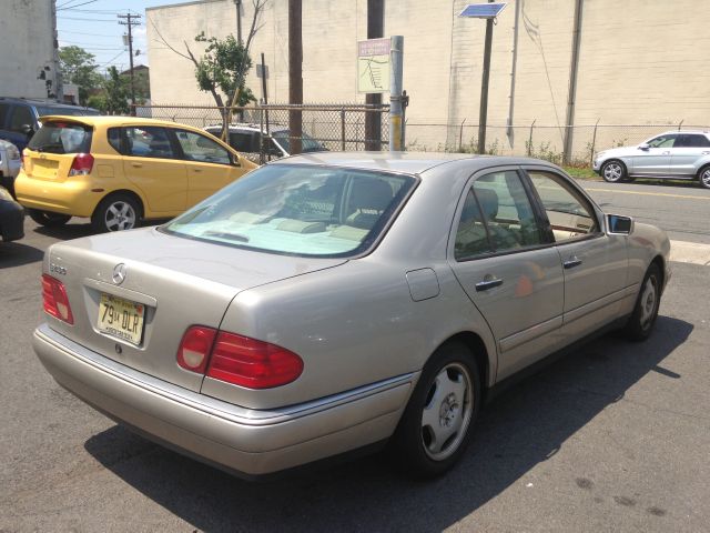 Mercedes-Benz E-Class 1999 photo 2