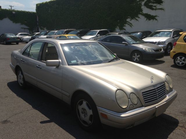 Mercedes-Benz E-Class 1999 photo 9