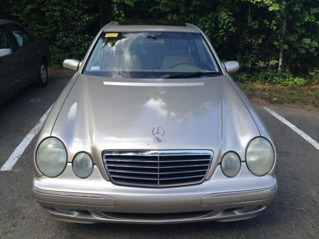 Mercedes-Benz E-Class 2000 photo 19