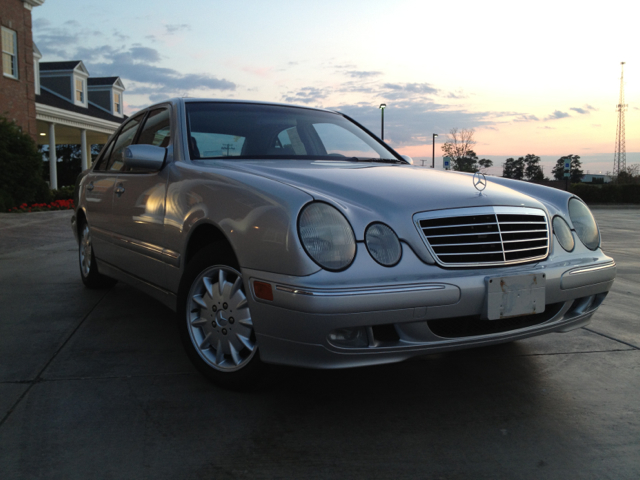 Mercedes-Benz E-Class 2000 photo 1